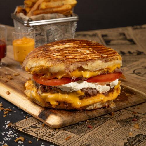 petits et gros burgers maison paninis sur marseille en livraison. viande halal ou pas halal. boissons fraîches et frites maison